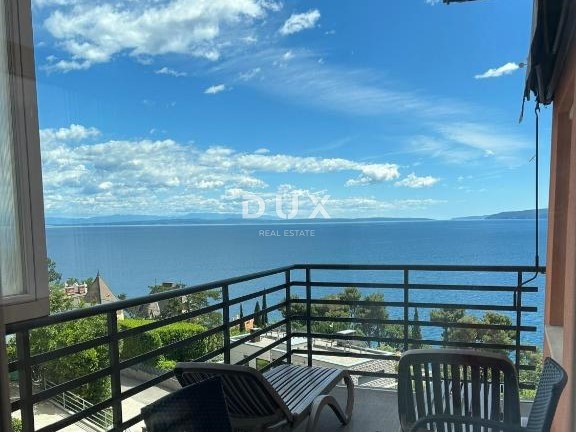 OPATIJA - stanovanje v stanovanjski stavbi z zaprto teraso le 200 metrov od plaže