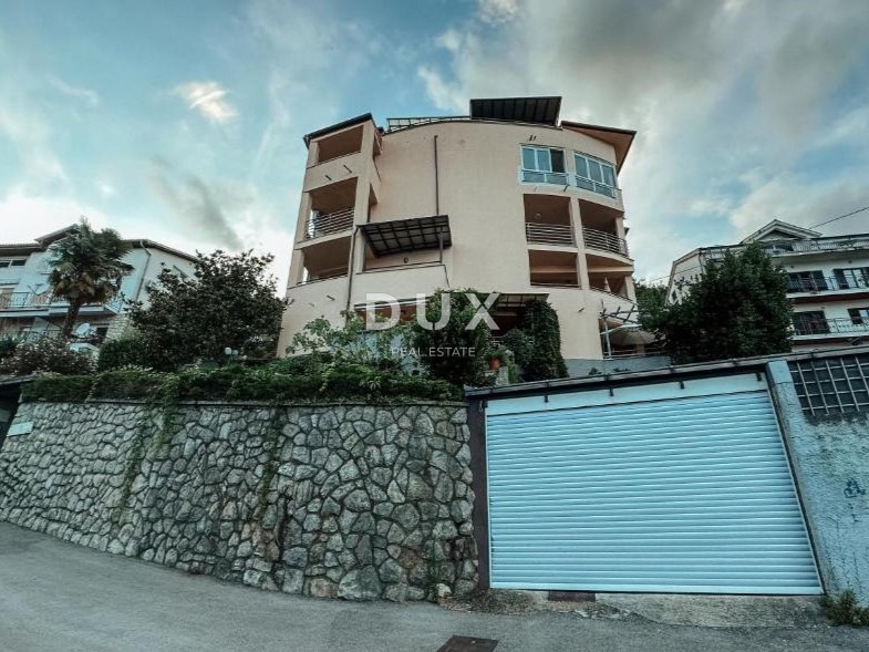 OPATIJA - stanovanje v stanovanjski stavbi z zaprto teraso le 200 metrov od plaže