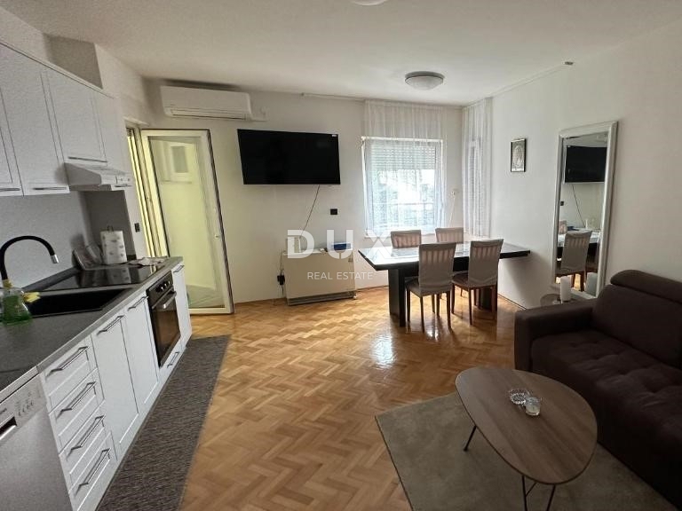 OPATIJA - stanovanje v stanovanjski stavbi z zaprto teraso le 200 metrov od plaže