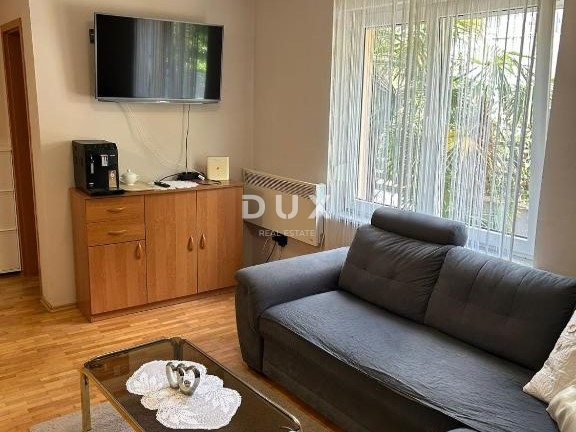 OPATIJA - stanovanje v stanovanjski stavbi z zaprto teraso le 200 metrov od plaže