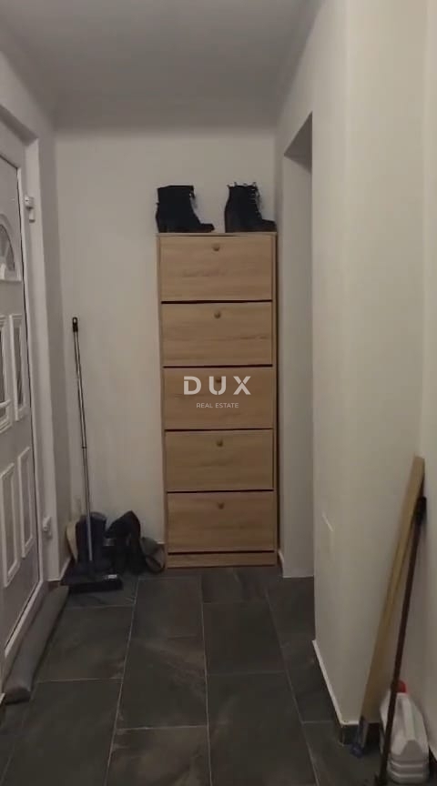 ISTRA, BALE - Enonadstropna hiša z velikim dvoriščem