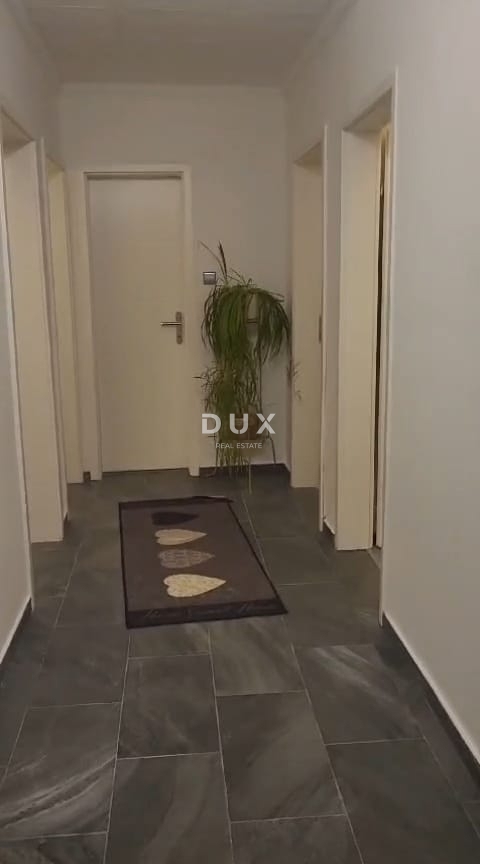 ISTRA, BALE - Enonadstropna hiša z velikim dvoriščem