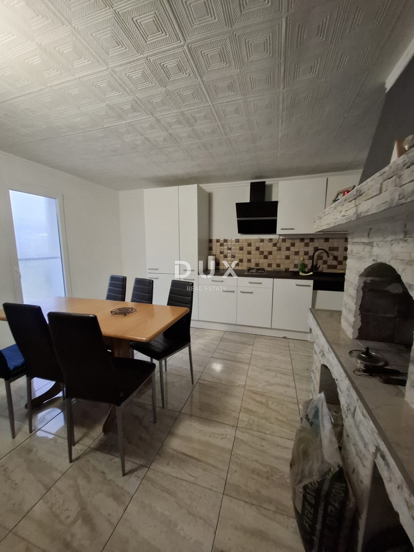 ISTRA, BALE - Enonadstropna hiša z velikim dvoriščem