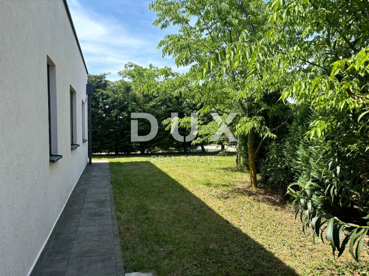 ISTRA, VODNJAN (okolica) - Moderna enonadstropna hiša z veliko zasebnosti in zelenja!