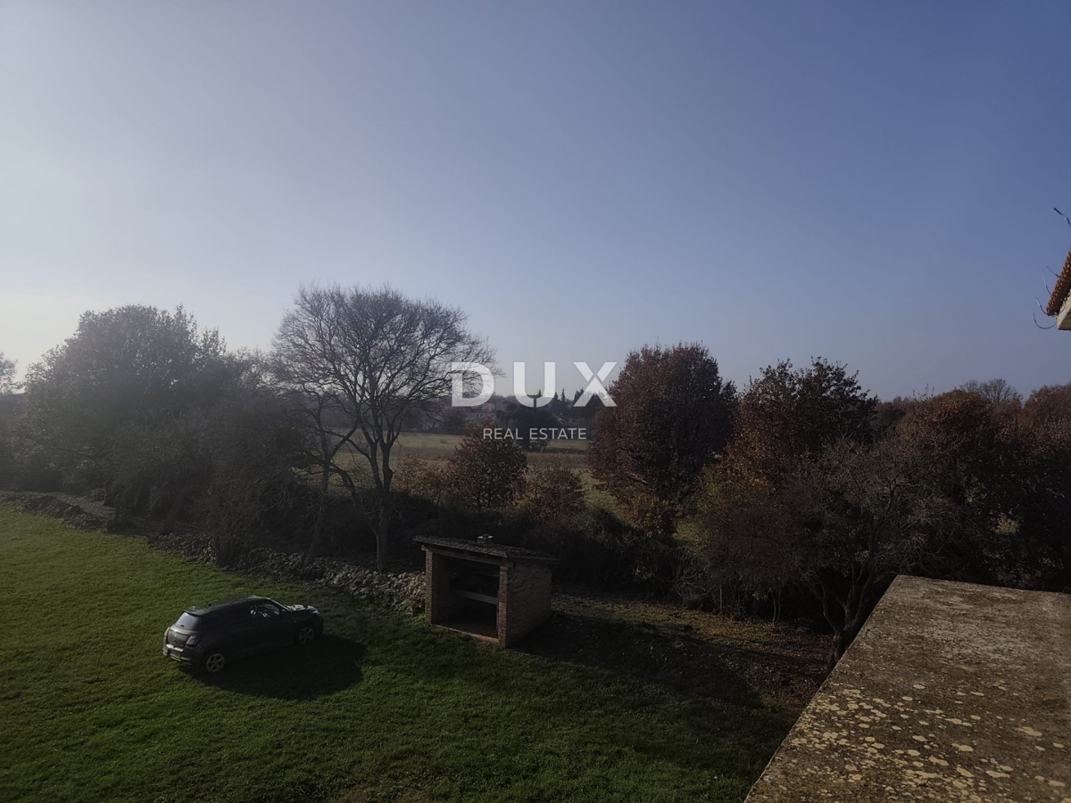 ISTRA, ŠIŠAN - Prostorna nedokončana hiša z veliko gradbeno parcelo