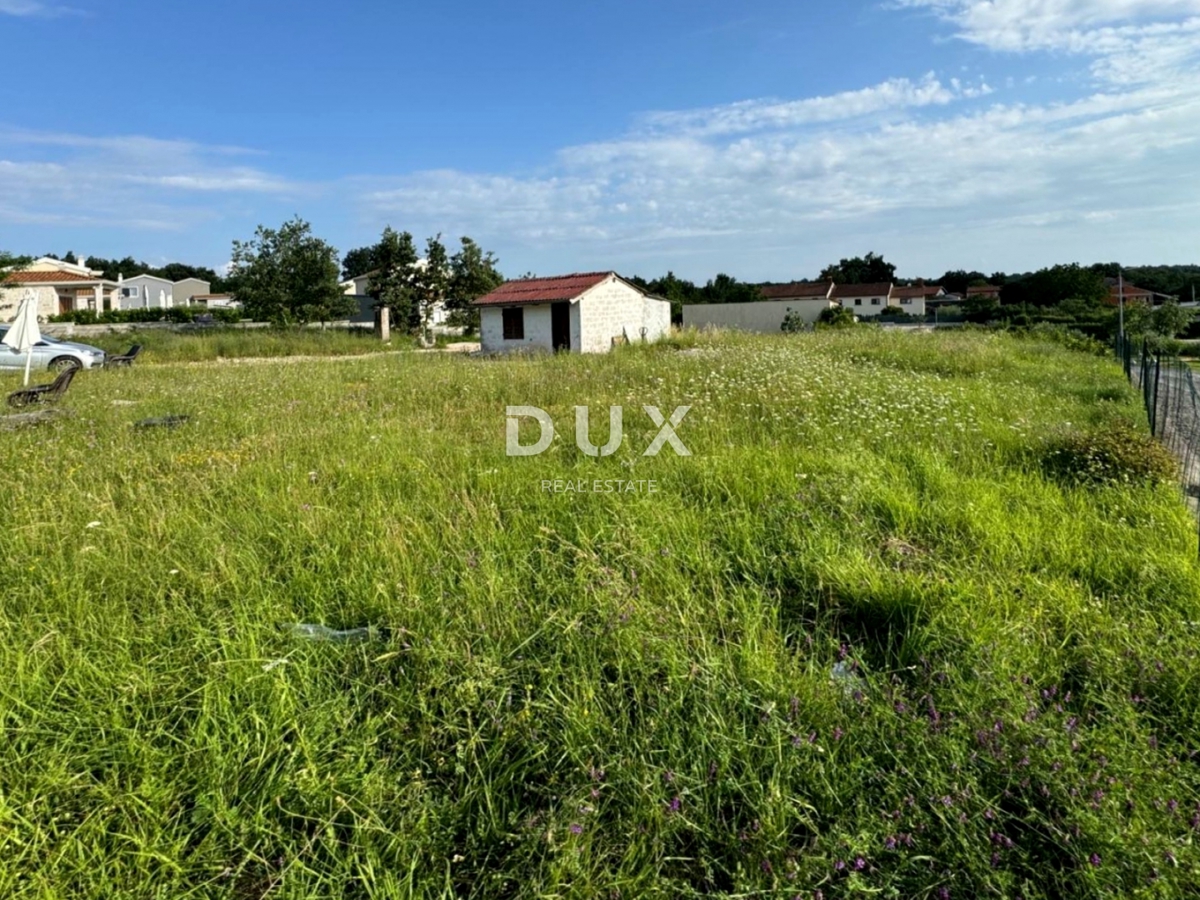 ISTRA, TINJAN - Zemljišče z lokacijskim dovoljenjem