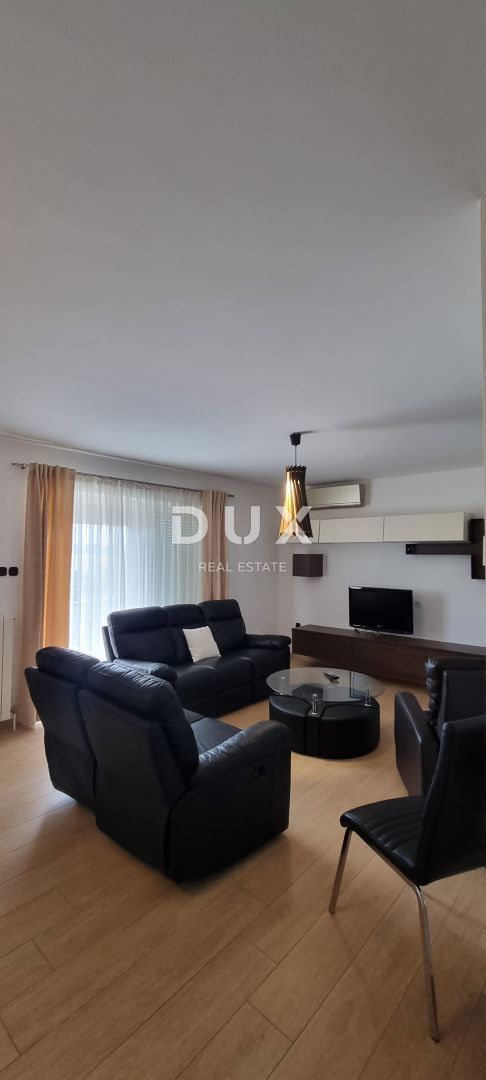 NOVI VINODOLSKI - Apartma s 3 spalnicami + dnevno sobo z bazenom, blizu centra