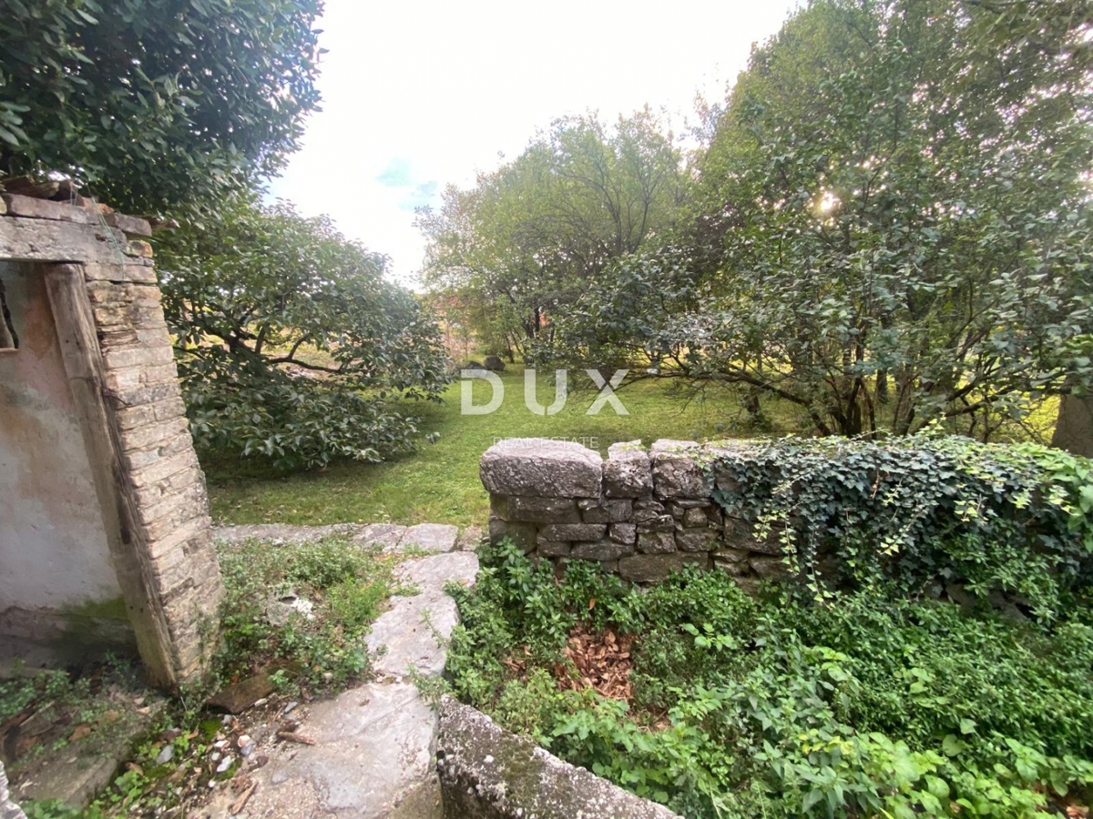 RIJEKA, KASTAV - samostojna hiša in dvoriščni objekt + 761 m2 vrta! PRILOŽNOST!