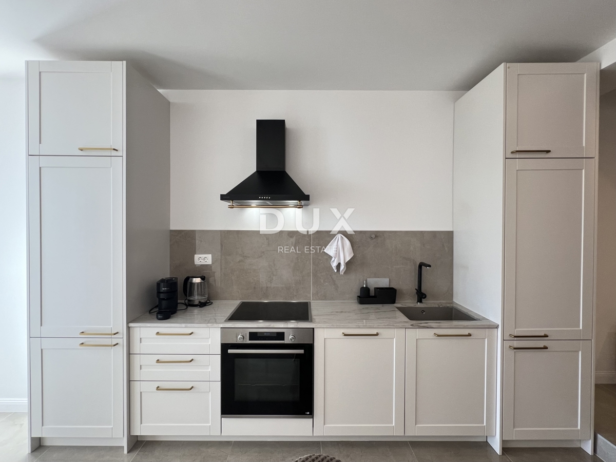 OPATIJA, LOVRAN – ekskluzivno stanovanje s panoramskim razgledom in bazenom