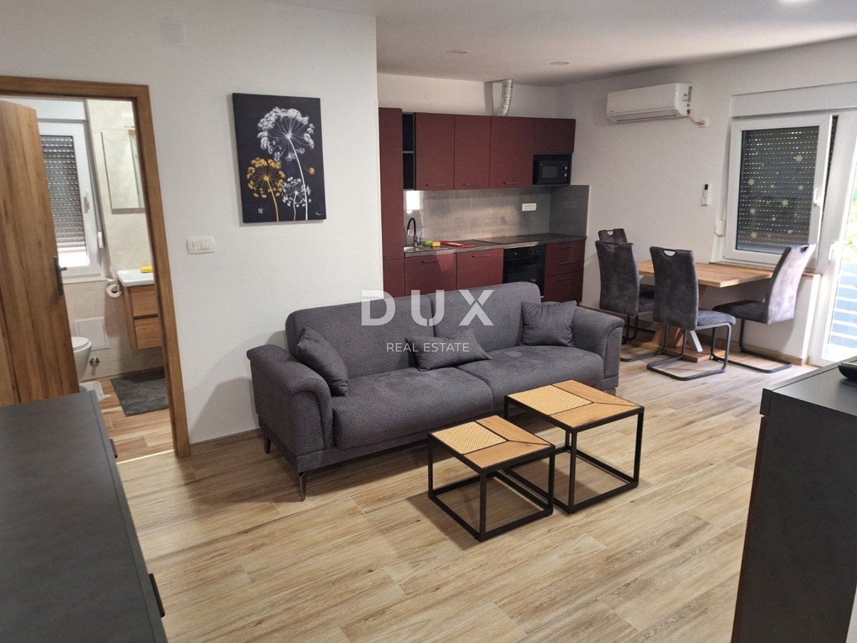 RIJEKA, ZAMET - Stanovanjska hiša s pogledom na morje, 275 m2