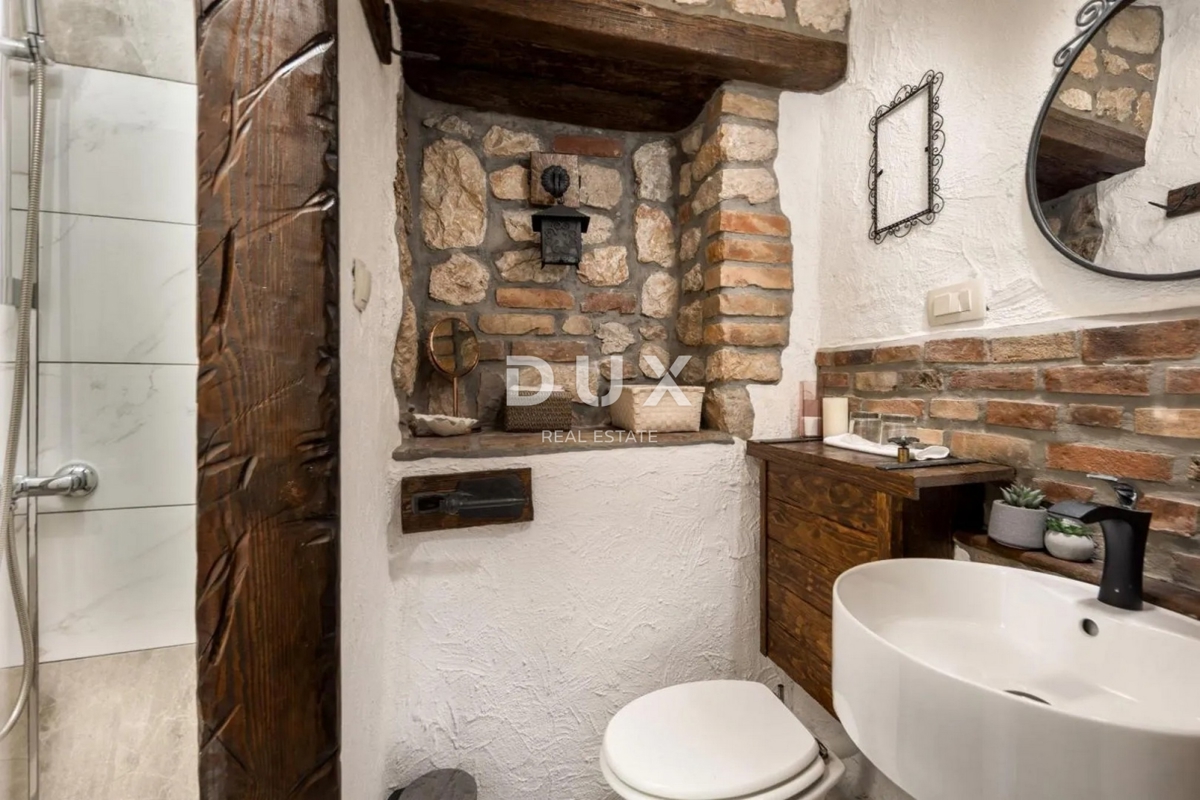 NOVI VINODOL, DRIVENIK - Kamnita vila vrhunskega udobja v mirni oazi, 230 m2