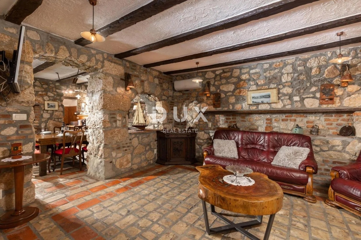 NOVI VINODOL, DRIVENIK - Kamnita vila vrhunskega udobja v mirni oazi, 230 m2