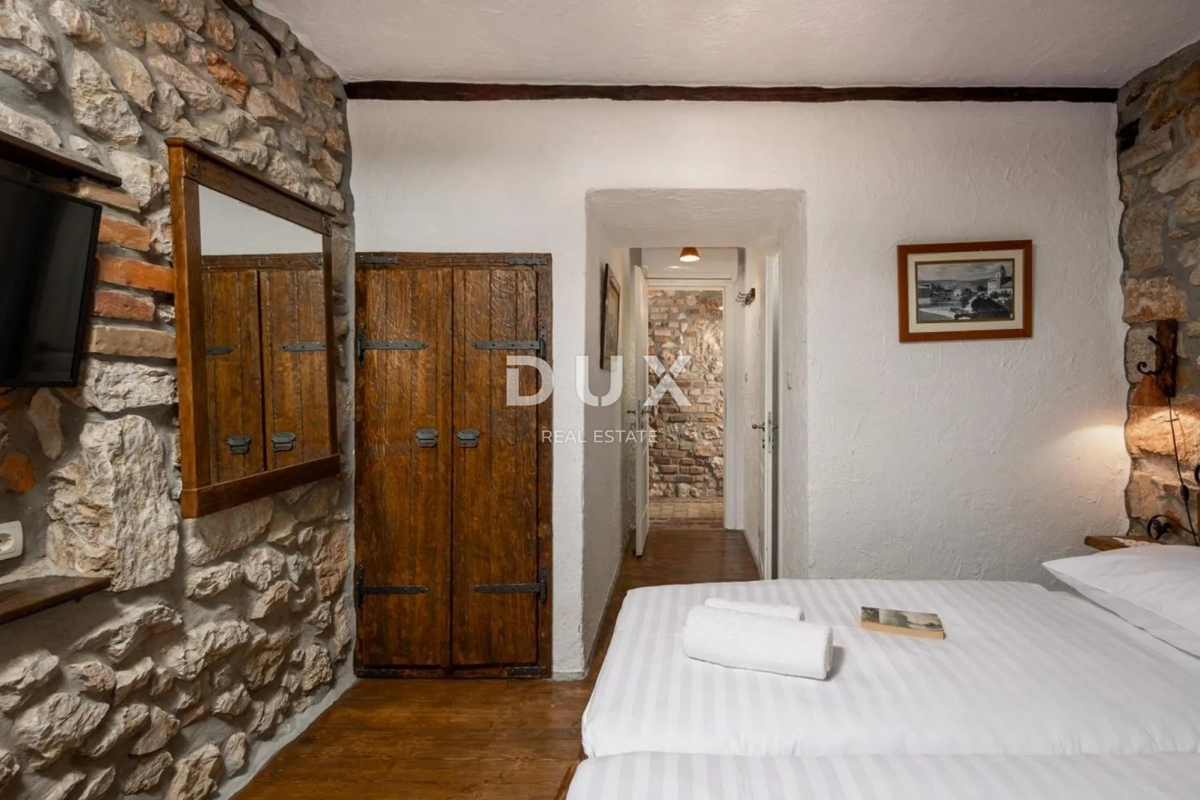 NOVI VINODOL, DRIVENIK - Kamnita vila vrhunskega udobja v mirni oazi, 230 m2