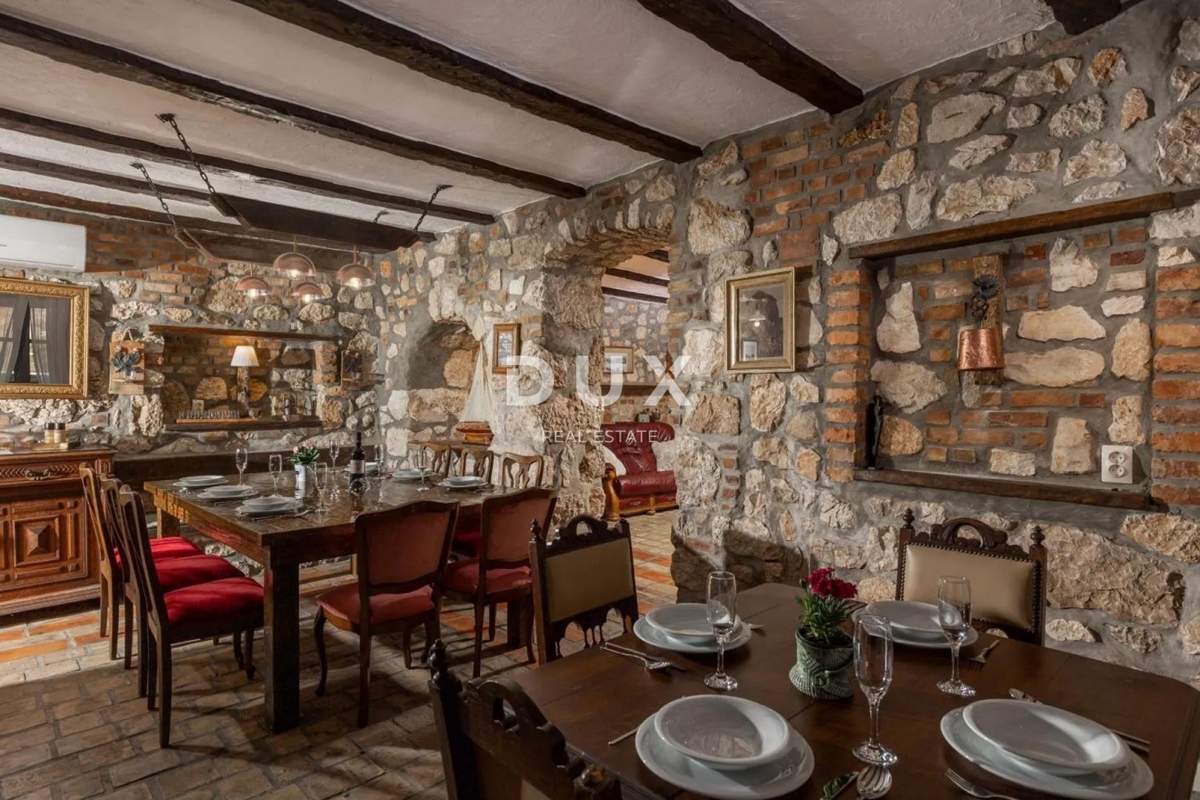 NOVI VINODOL, DRIVENIK - Kamnita vila vrhunskega udobja v mirni oazi, 230 m2