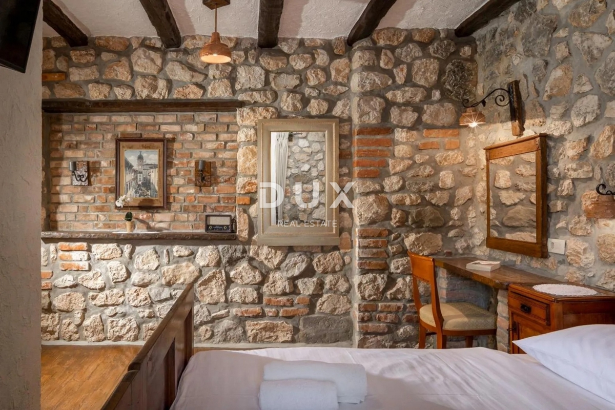 NOVI VINODOL, DRIVENIK - Kamnita vila vrhunskega udobja v mirni oazi, 230 m2