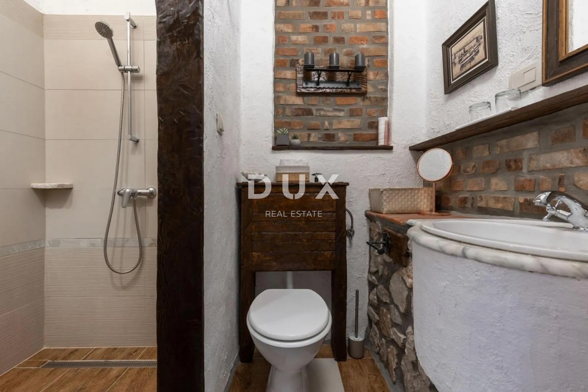 NOVI VINODOL, DRIVENIK - Kamnita vila vrhunskega udobja v mirni oazi, 230 m2