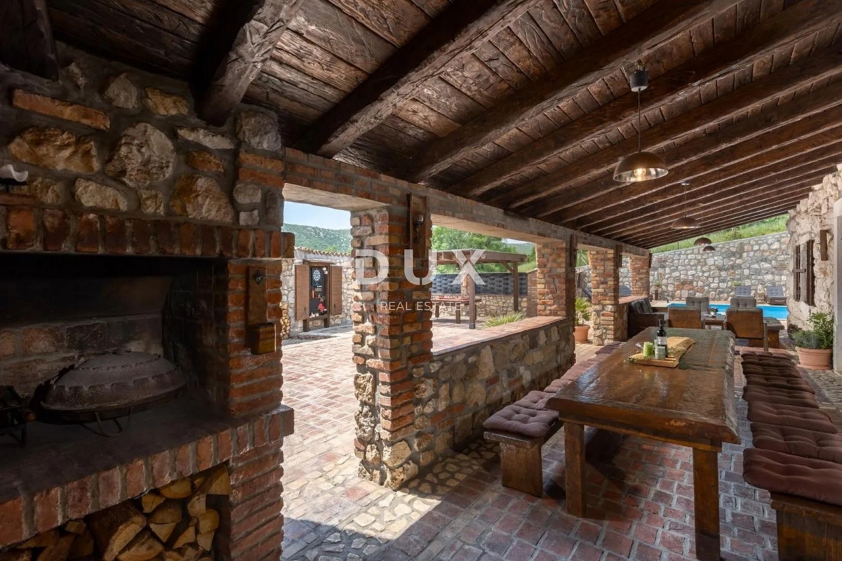 NOVI VINODOL, DRIVENIK - Kamnita vila vrhunskega udobja v mirni oazi, 230 m2