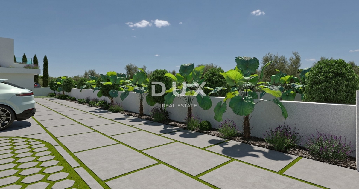 ISTRA, POREČ - Luksuzna moderna vila z bazenom in garažo pred zeleno površino