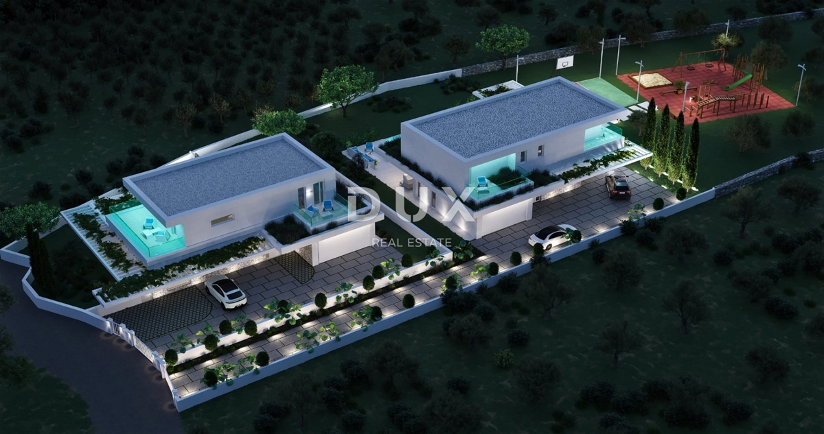 ISTRA, POREČ - Luksuzna moderna vila z bazenom in garažo pred zeleno površino