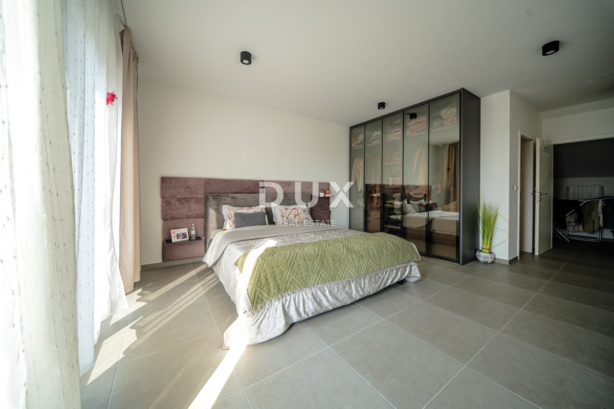 ISTRA, NOVIGRAD - Moderna hiša s pogledom na morje