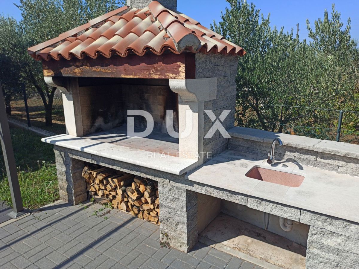 ISTRA, PULA - Obnovljena družinska hiša na mirni lokaciji