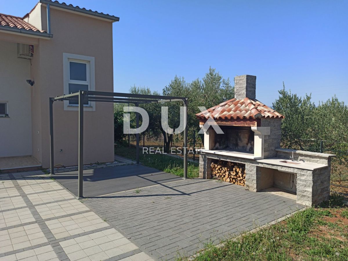 ISTRA, PULA - Obnovljena družinska hiša na mirni lokaciji