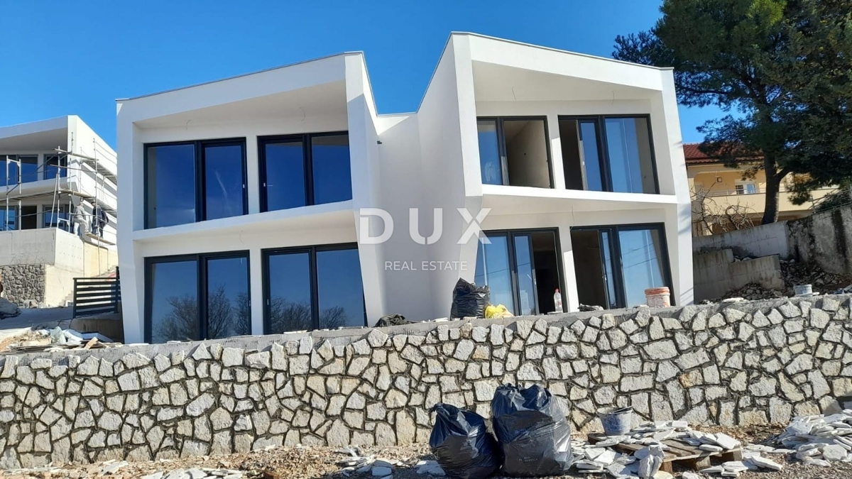 CRIKVENICA, JADRANOVO - Moderna polsamostojna vila z bazenom in pogledom na morje, 135 m2