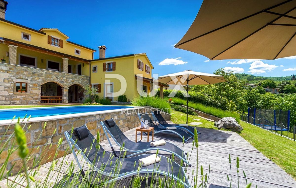 ISTRA, MOTOVUN - Rustikalna hiša z bazenom