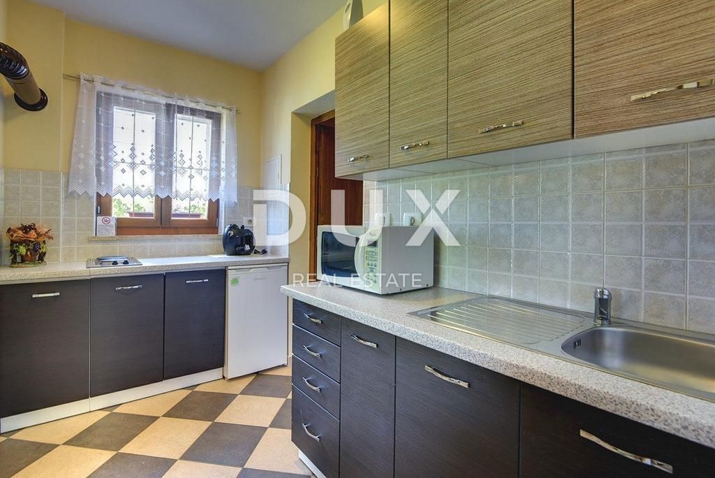 ISTRA, MOTOVUN - Rustikalna hiša z bazenom