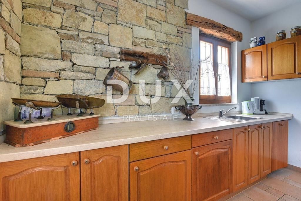 ISTRA, MOTOVUN - Rustikalna hiša z bazenom