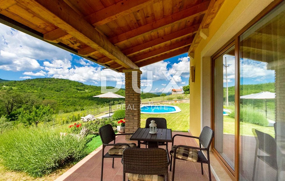 ISTRA, MOTOVUN - Rustikalna hiša z bazenom