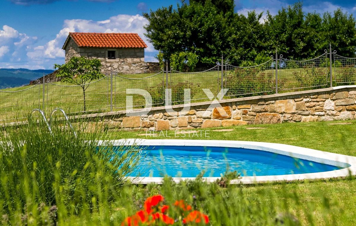 ISTRA, MOTOVUN - Rustikalna hiša z bazenom