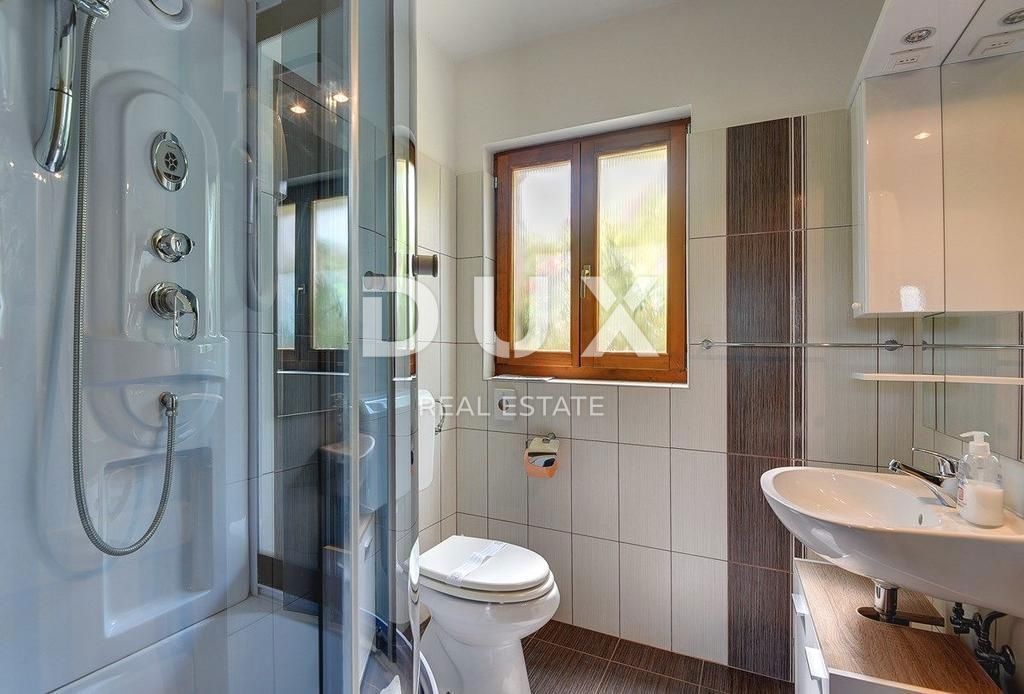 ISTRA, MOTOVUN - Rustikalna hiša z bazenom