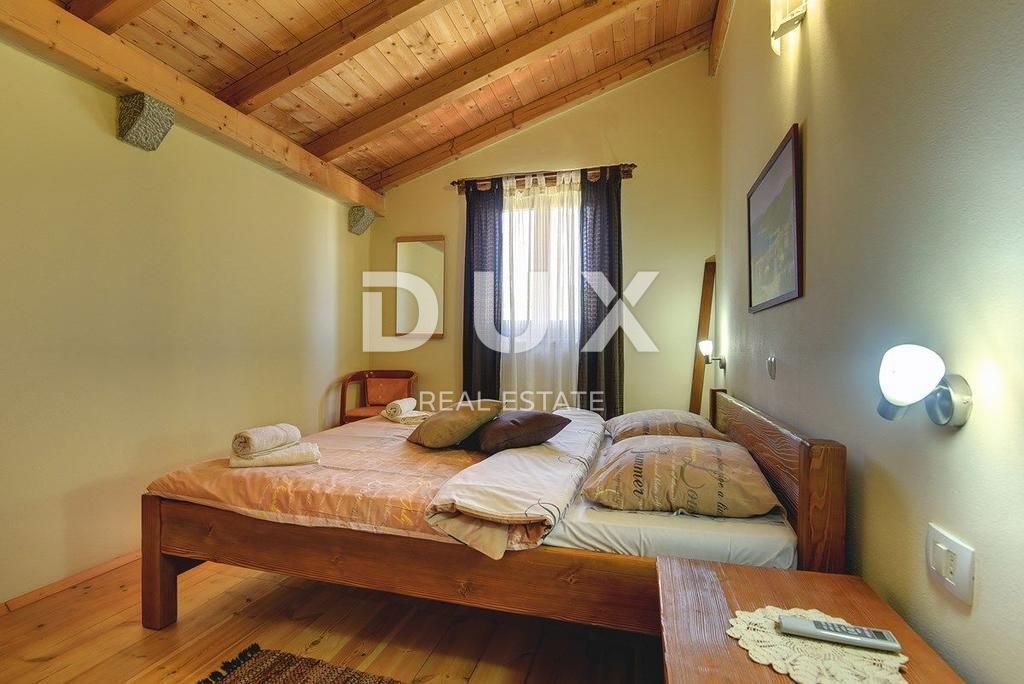 ISTRA, MOTOVUN - Rustikalna hiša z bazenom