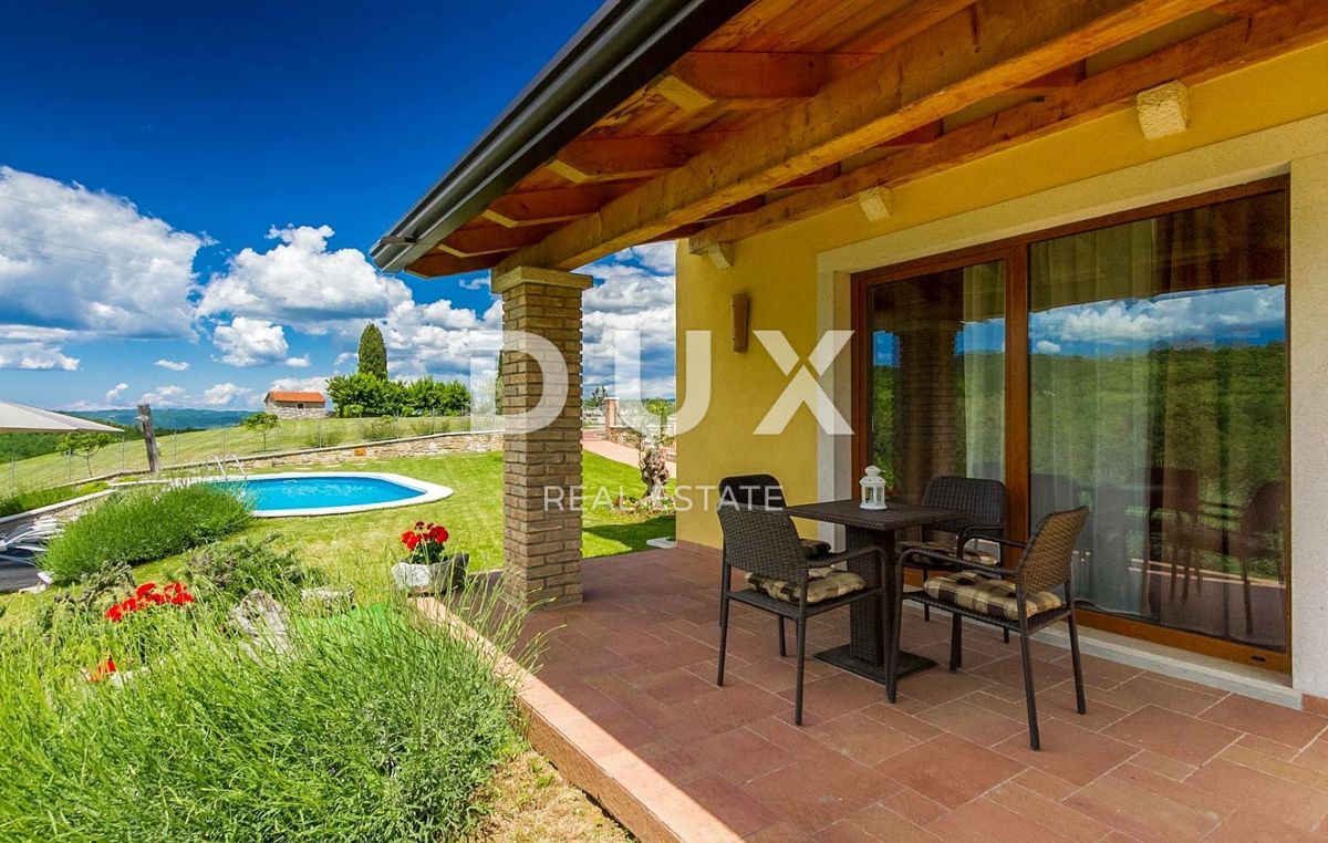 ISTRA, MOTOVUN - Rustikalna hiša z bazenom