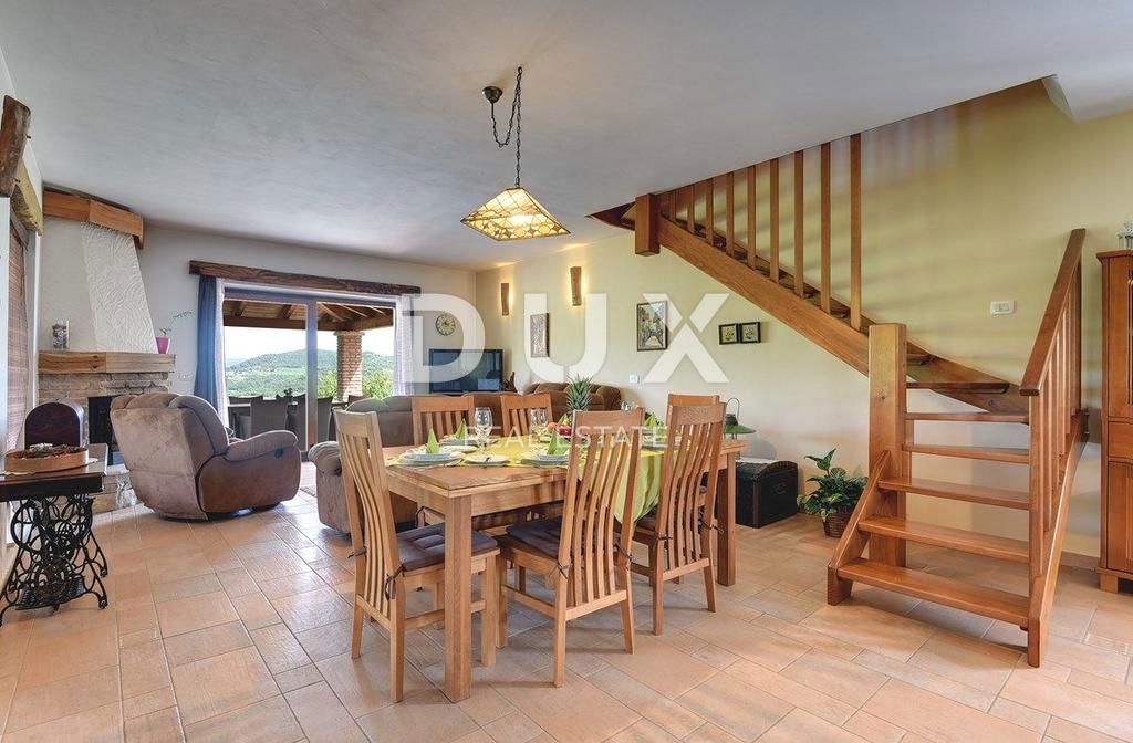 ISTRA, MOTOVUN - Rustikalna hiša z bazenom