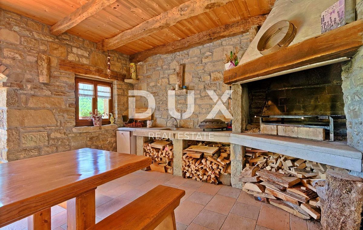 ISTRA, MOTOVUN - Rustikalna hiša z bazenom