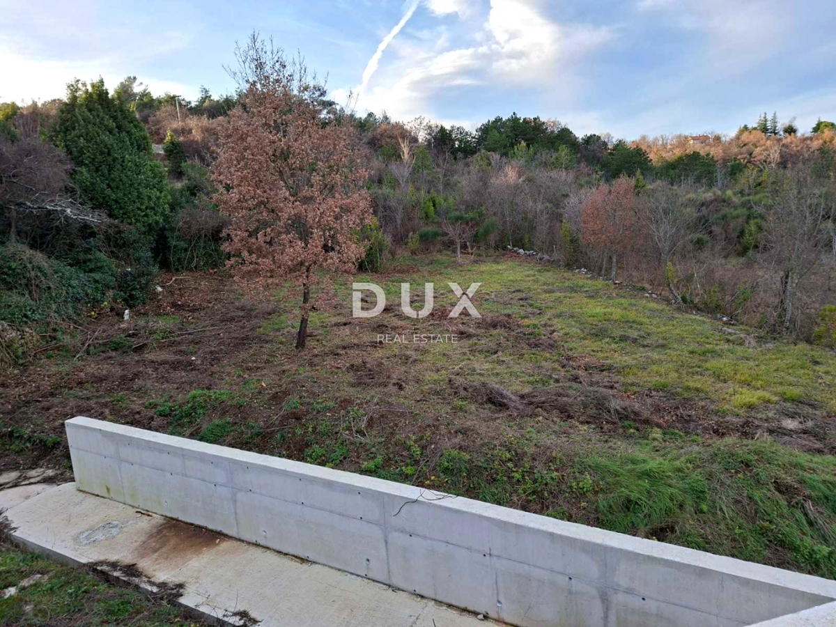 ISTRA, LABIN - Zemljišče z začeto gradnjo