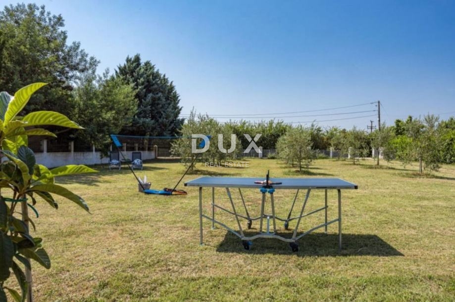 ISTRA, LOBORIKA - Hiša z veliko gradbeno parcelo