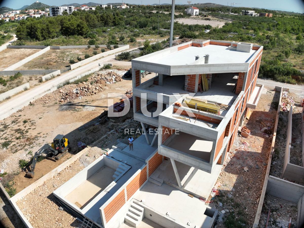 ŠIBENIK, VODICE – Penthouse s panoramskim pogledom na morje, razkošje, ki diha s svobodo in svetlobo