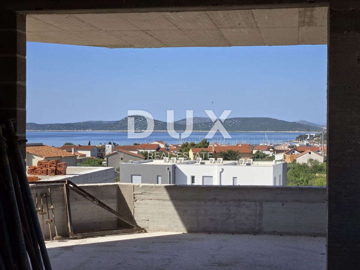 ŠIBENIK, VODICE – Penthouse s panoramskim pogledom na morje, razkošje, ki diha s svobodo in svetlobo
