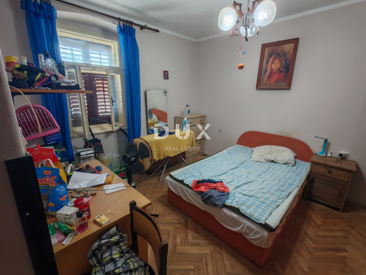 ISTRA, PULA - Hiša z investicijskim potencialom