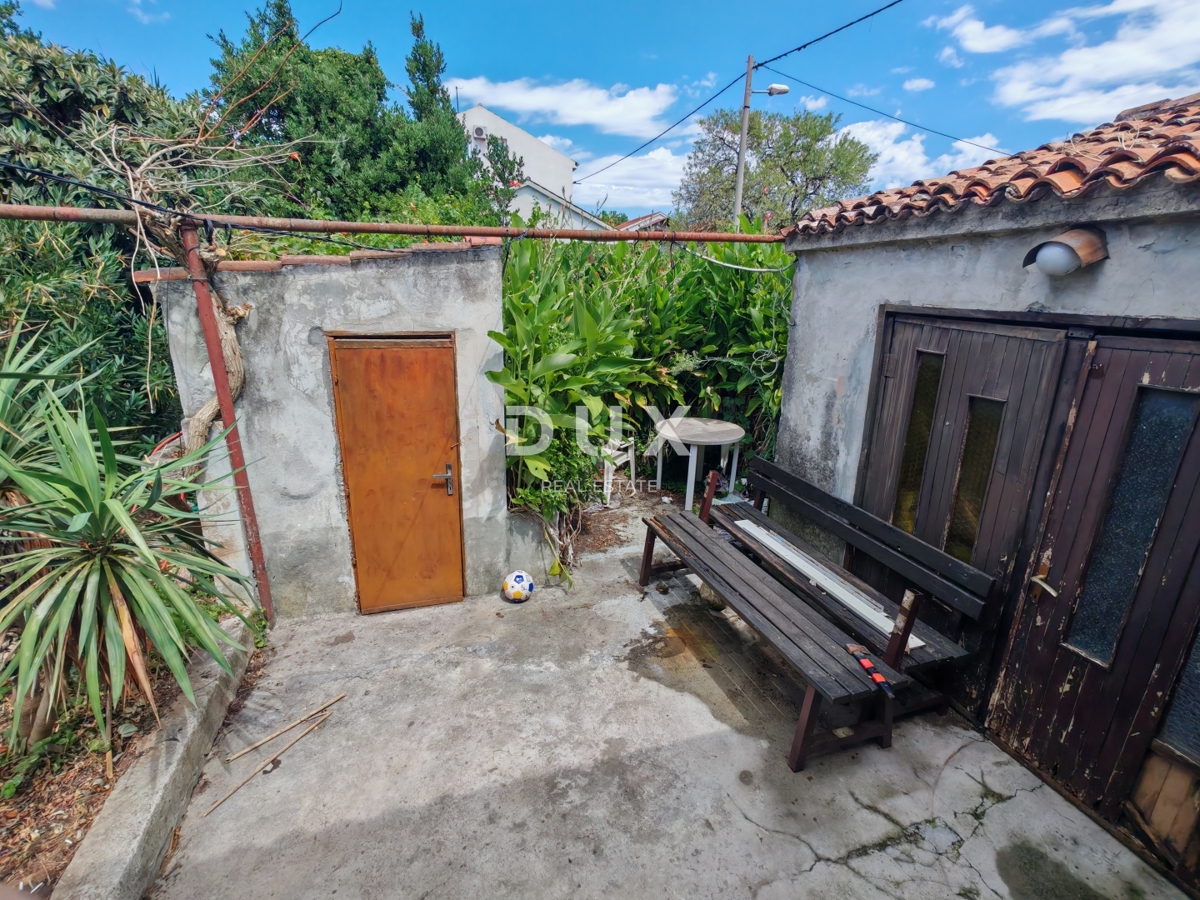 ISTRA, PULA - Hiša z investicijskim potencialom