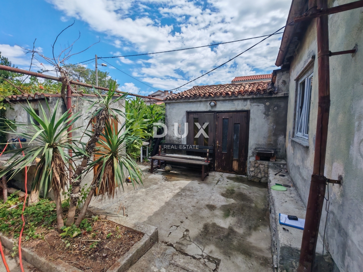 ISTRA, PULA - Hiša z investicijskim potencialom