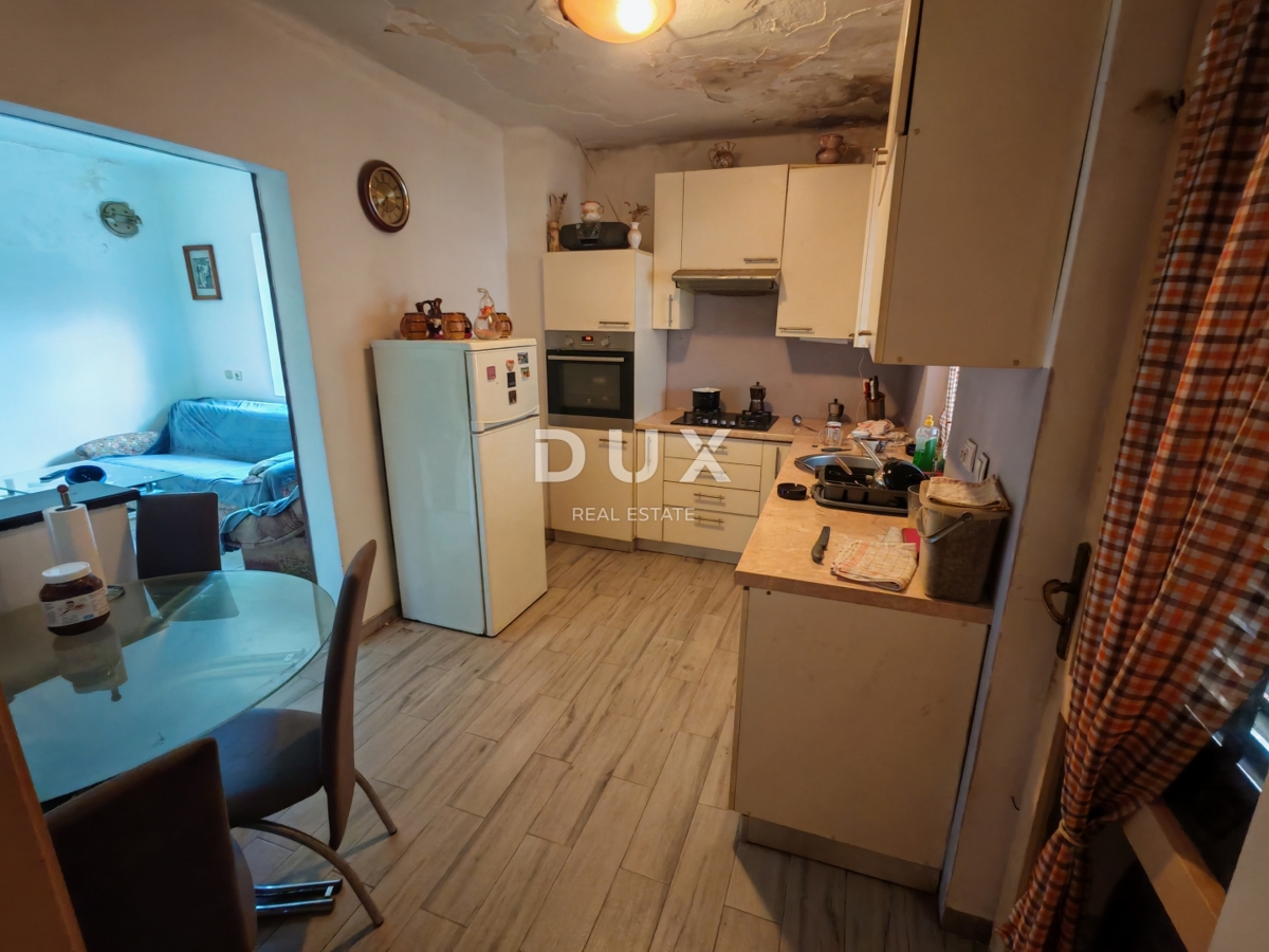 ISTRA, PULA - Hiša z investicijskim potencialom