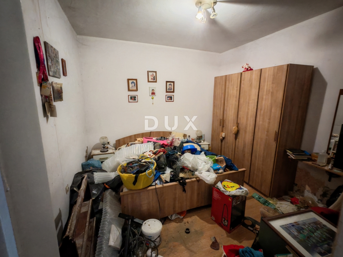 ISTRA, PULA - Hiša z investicijskim potencialom