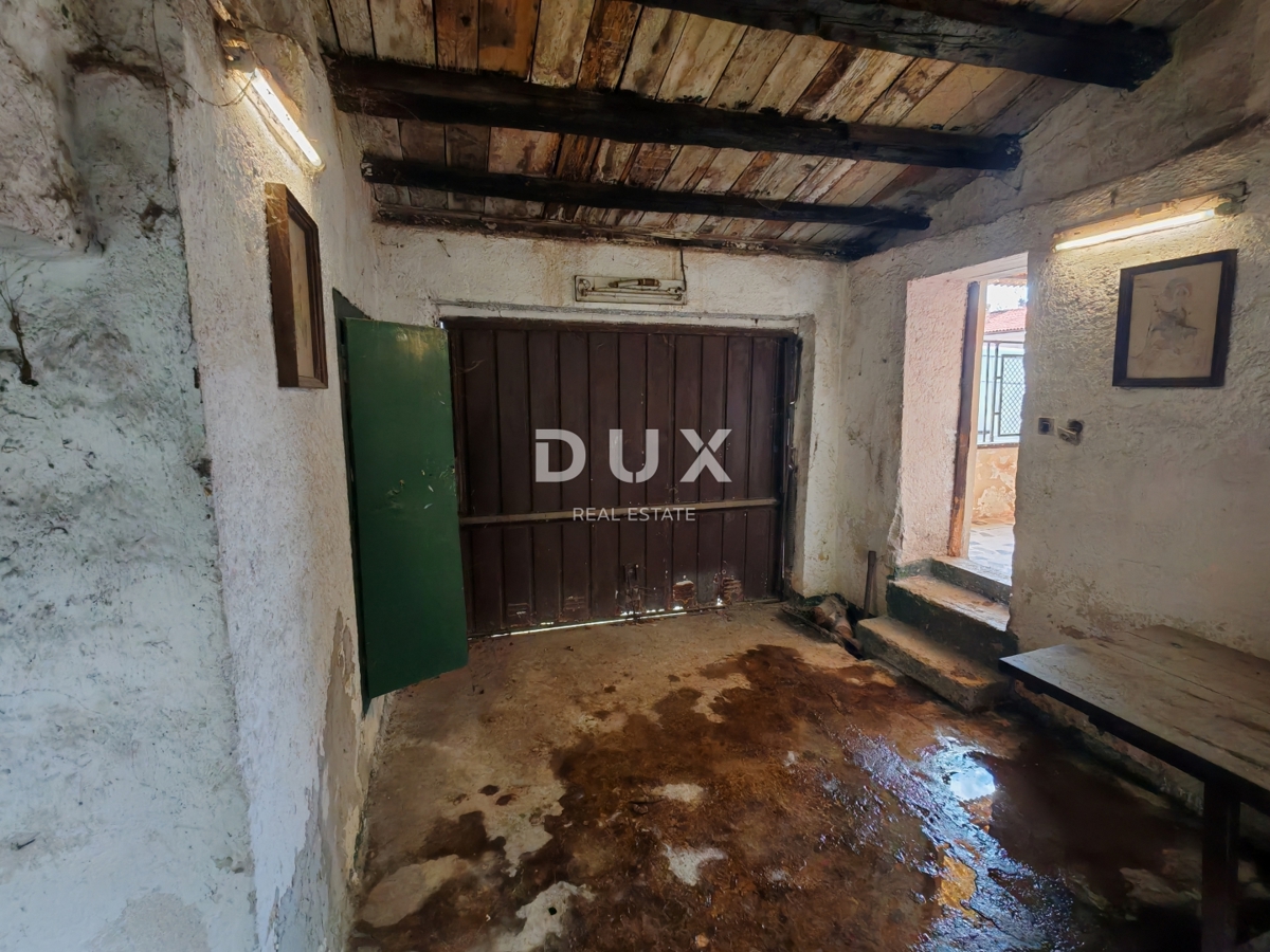 ISTRA, PULA - Hiša z investicijskim potencialom