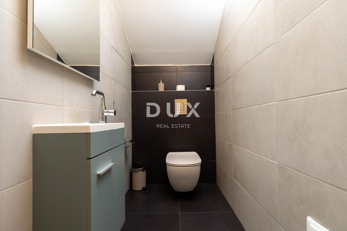 ISTRA, RABAC - Prostorna hiša z bazenom in pogledom na morje