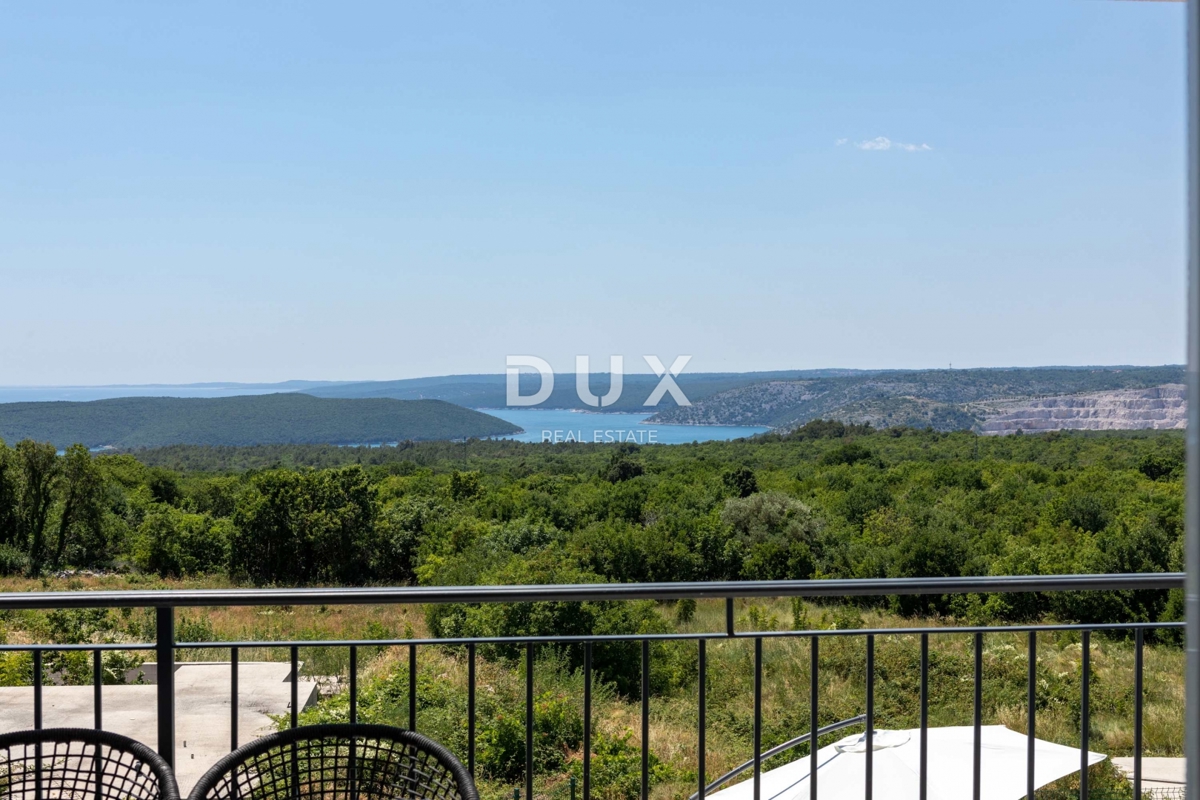 ISTRA, RABAC - Prostorna hiša z bazenom in pogledom na morje