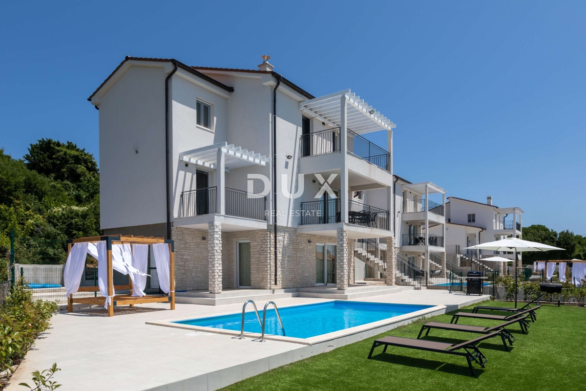 ISTRA, RABAC - Prostorna hiša z bazenom in pogledom na morje